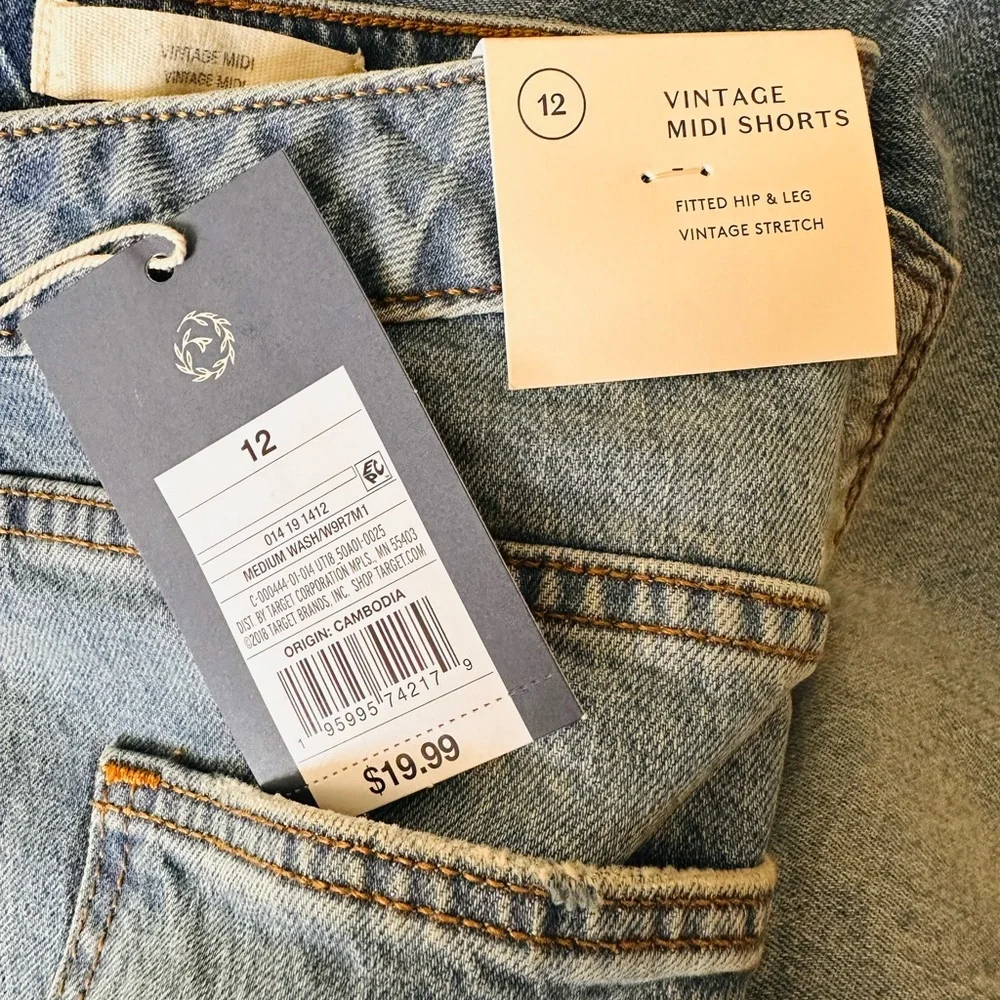 Universal Thread Shorts - Picture 3 of 3